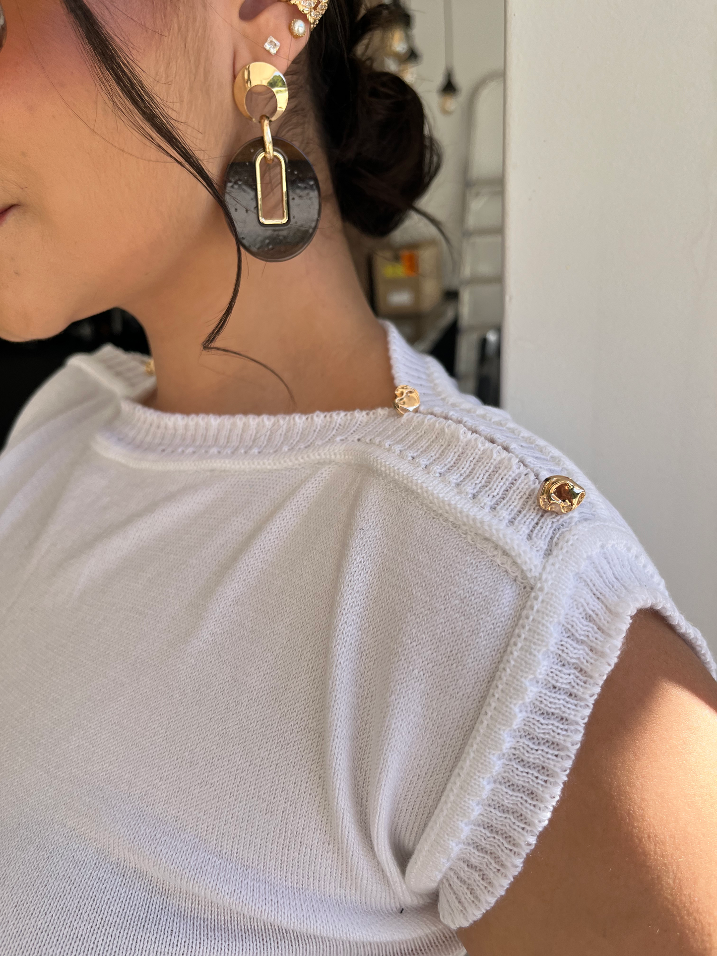 BLUSA TRICÔ DE VERÃO DECOTE CANOA BOTÕES