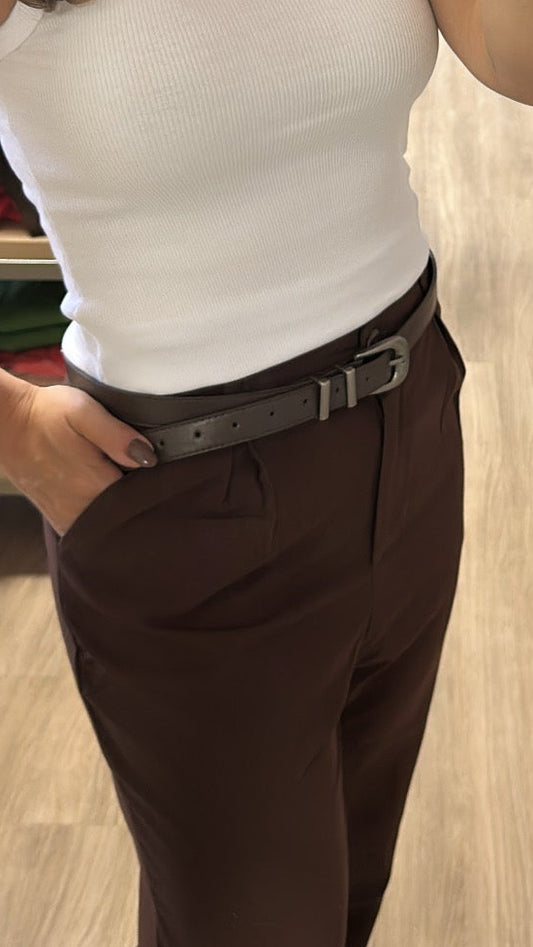 Cinto em Couro Exclusivo com Fivela Metálica